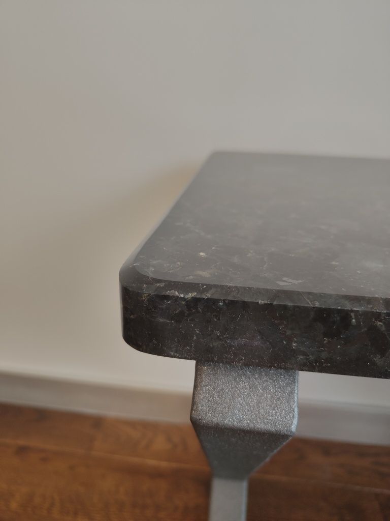 Новий стіл з натурального каменю Лабрадор