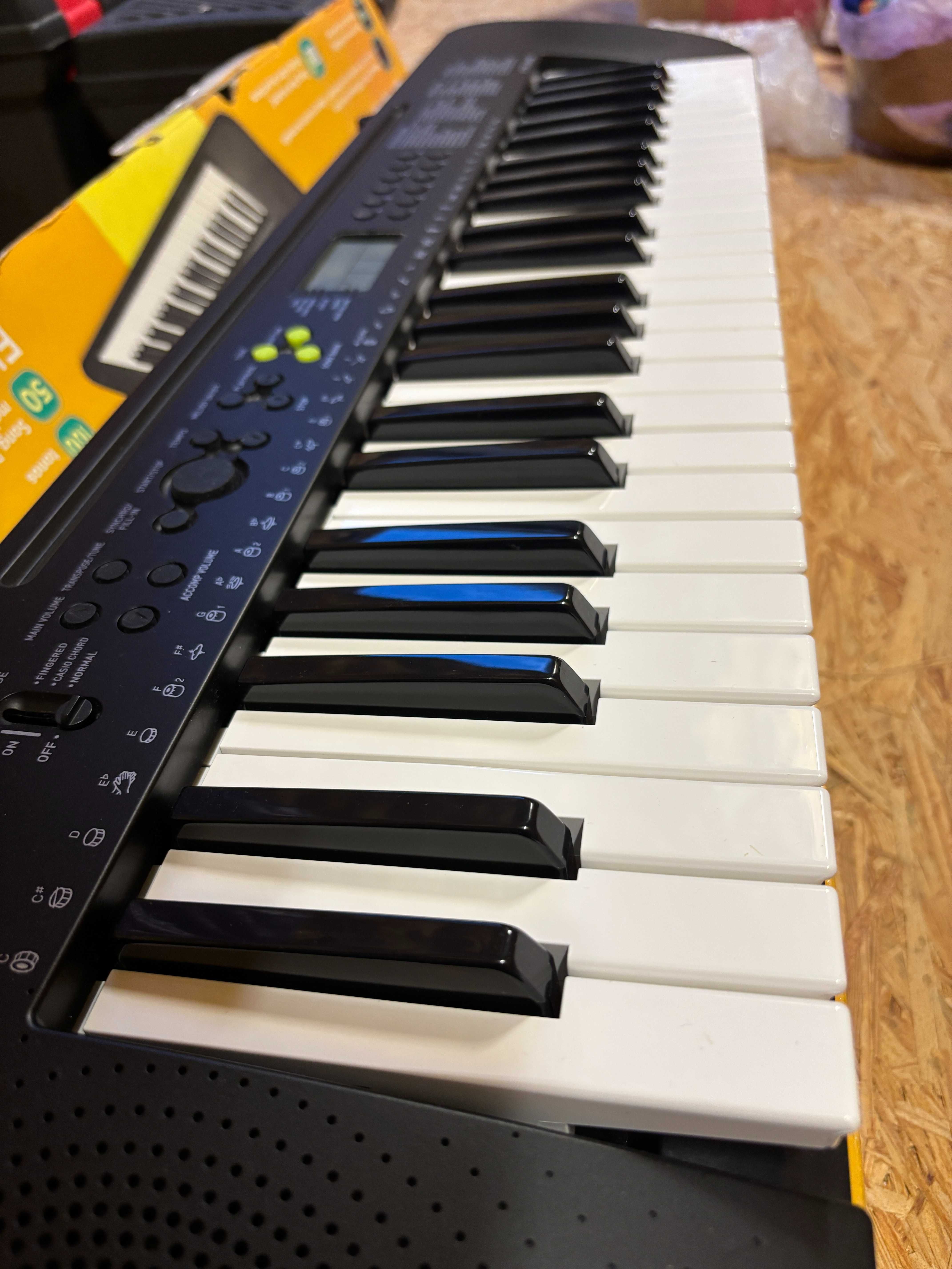 Keyboard CASIO CTK-245 cały komplet + zasilacz sieciowy, stan b. dobry