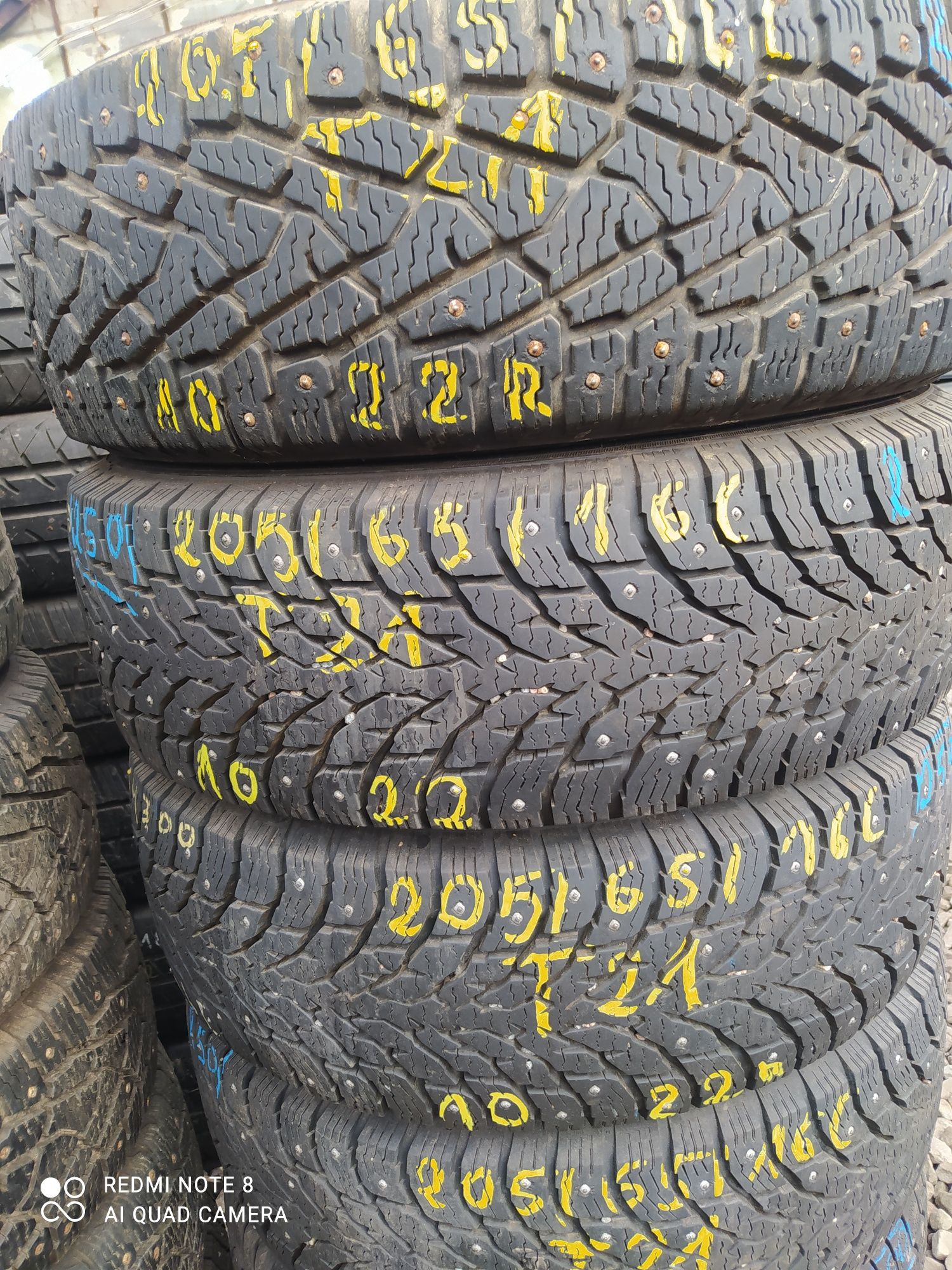 T21 205/65/16c sztuk 2 Nokian kolce