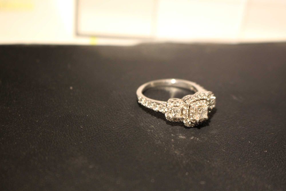 PIERŚCIONEK ZARĘCZYNOWY brylanty 7/8 karata 14K białe złoto