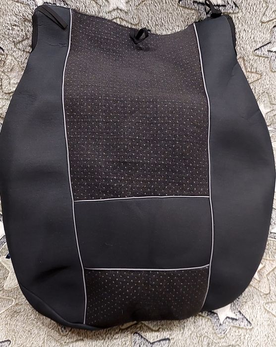 Продам чохли для автомобіля,підійдуть до автомобіля універсальні