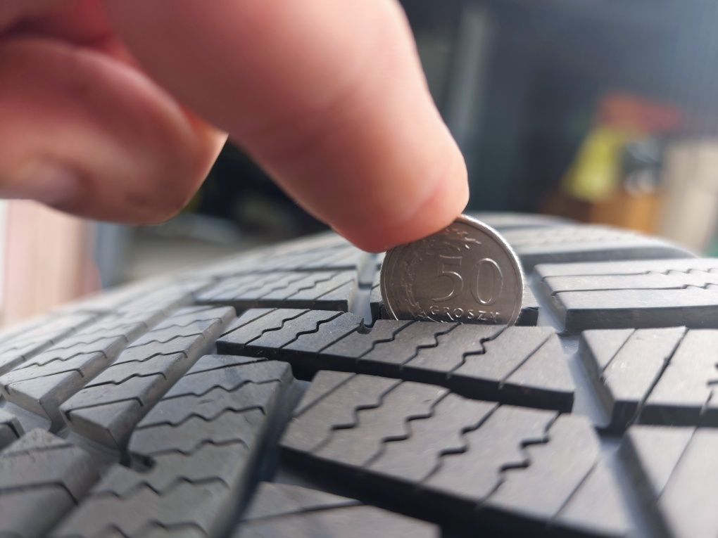 Hankook i*cept rs3 225/45 R 17 winner zima