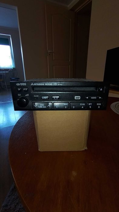 Radio samochodowe Mitsubishi Carisma ( oryginalne).