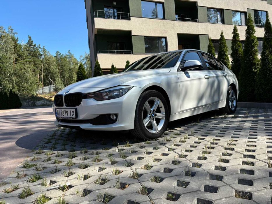 Автомобіль BMW 320 xDrive