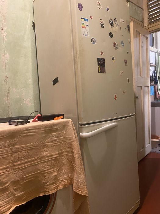 Холодильник двухкамерный