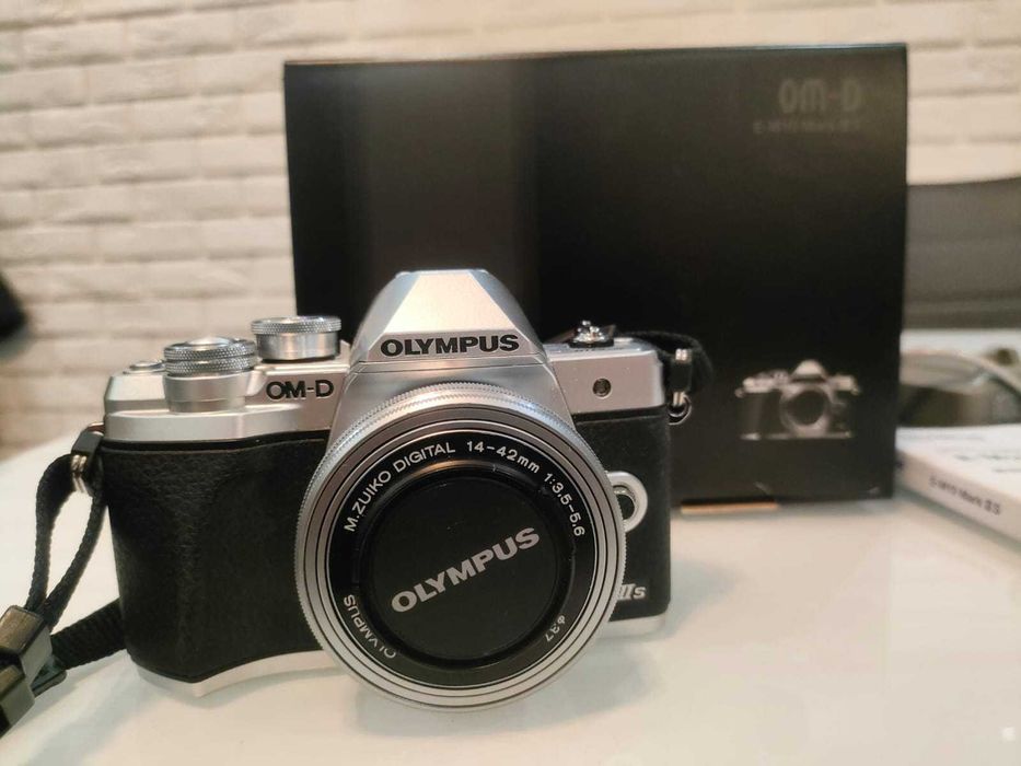 Sprzedam APARAT Olympus OM-D E-M10 Mark III S – Stan Idealny!