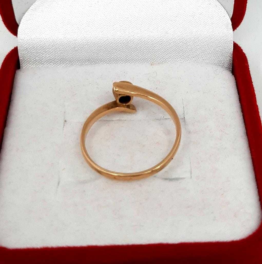 Złoty pierścionek z rubinkiem PR.585 W.1,74gr R.15 InterSKLEP