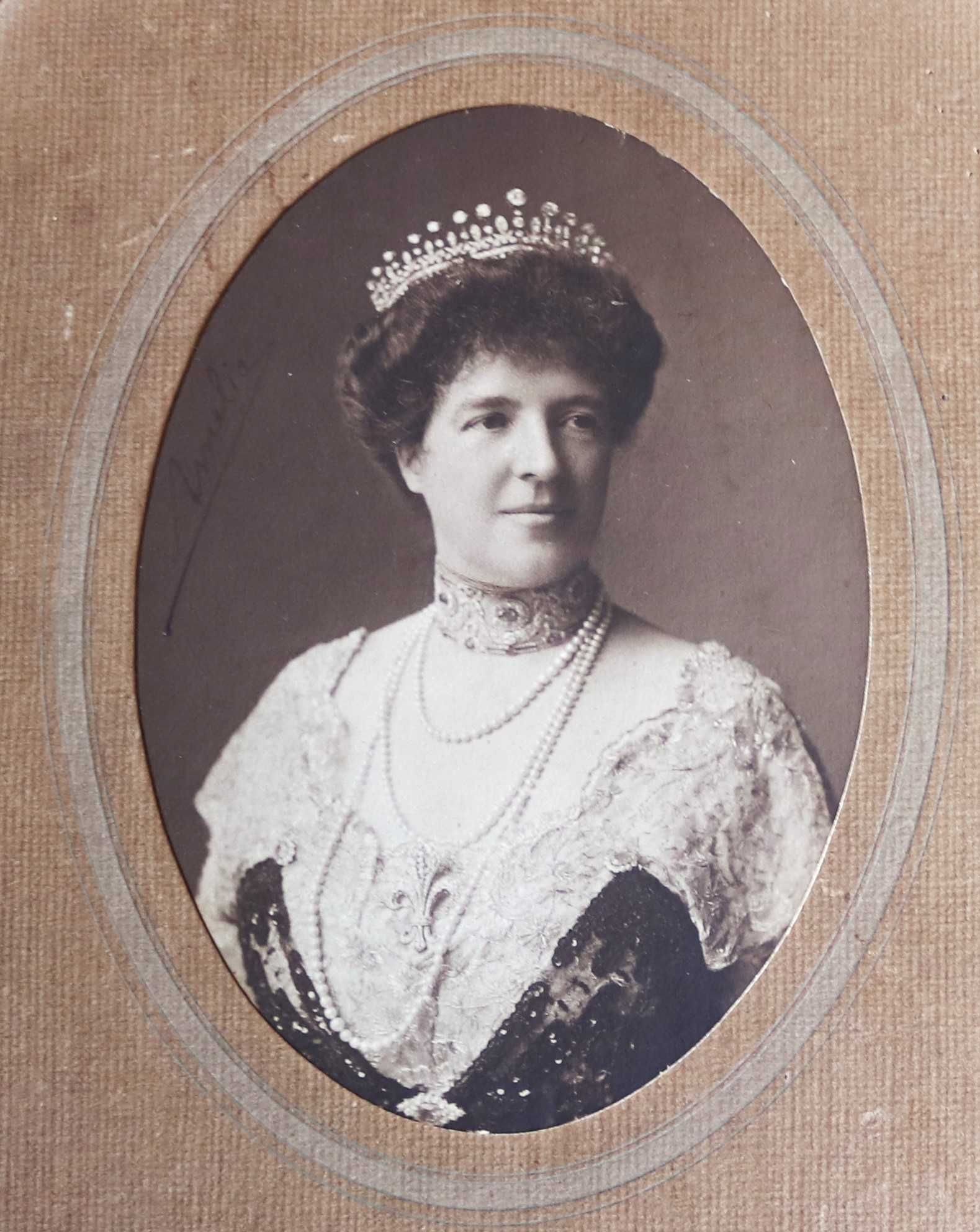 Rainha D. Amélia fotografia autografada, 1907 W. S. Stuart; Richmond