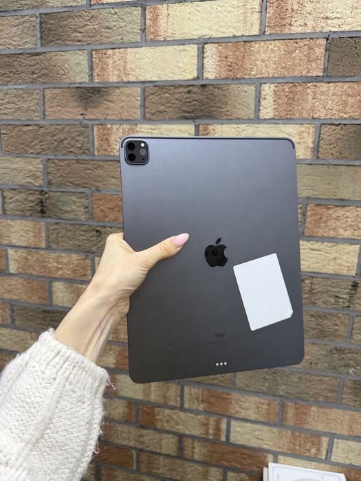 Used ipad pro 12.9 256Gb. (Space)