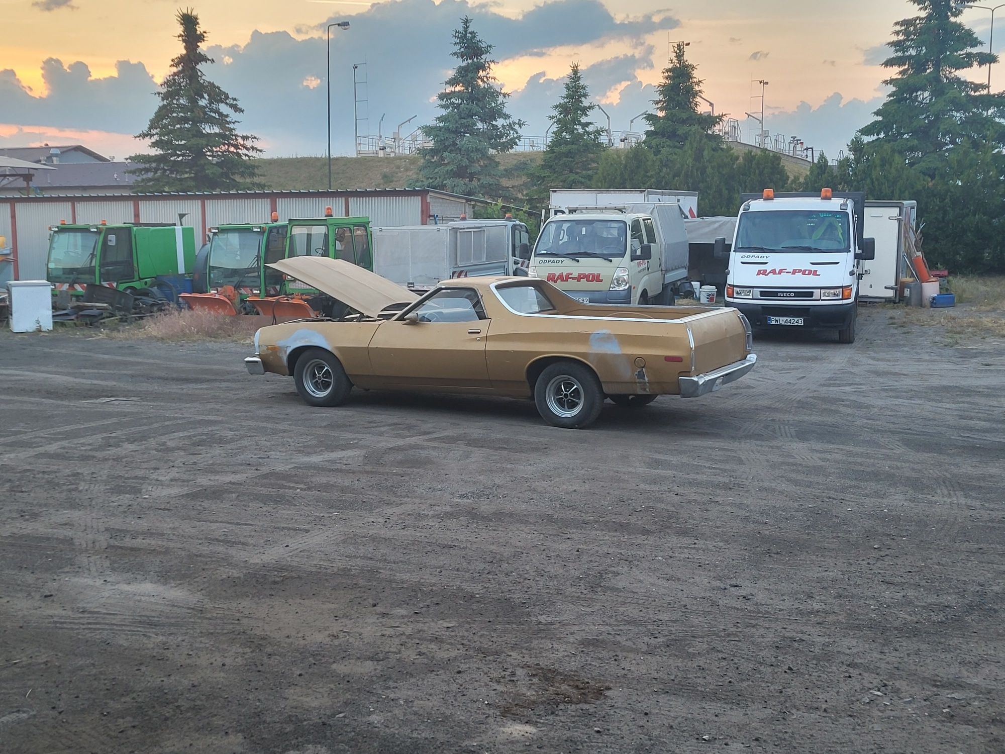 Ford ranchero pickup