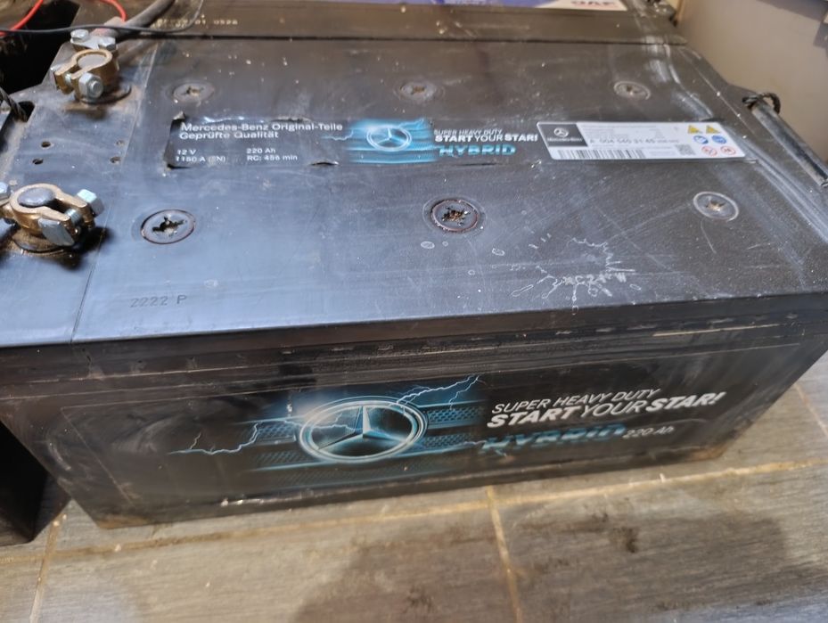 2x akumulator 220ah Mercedes