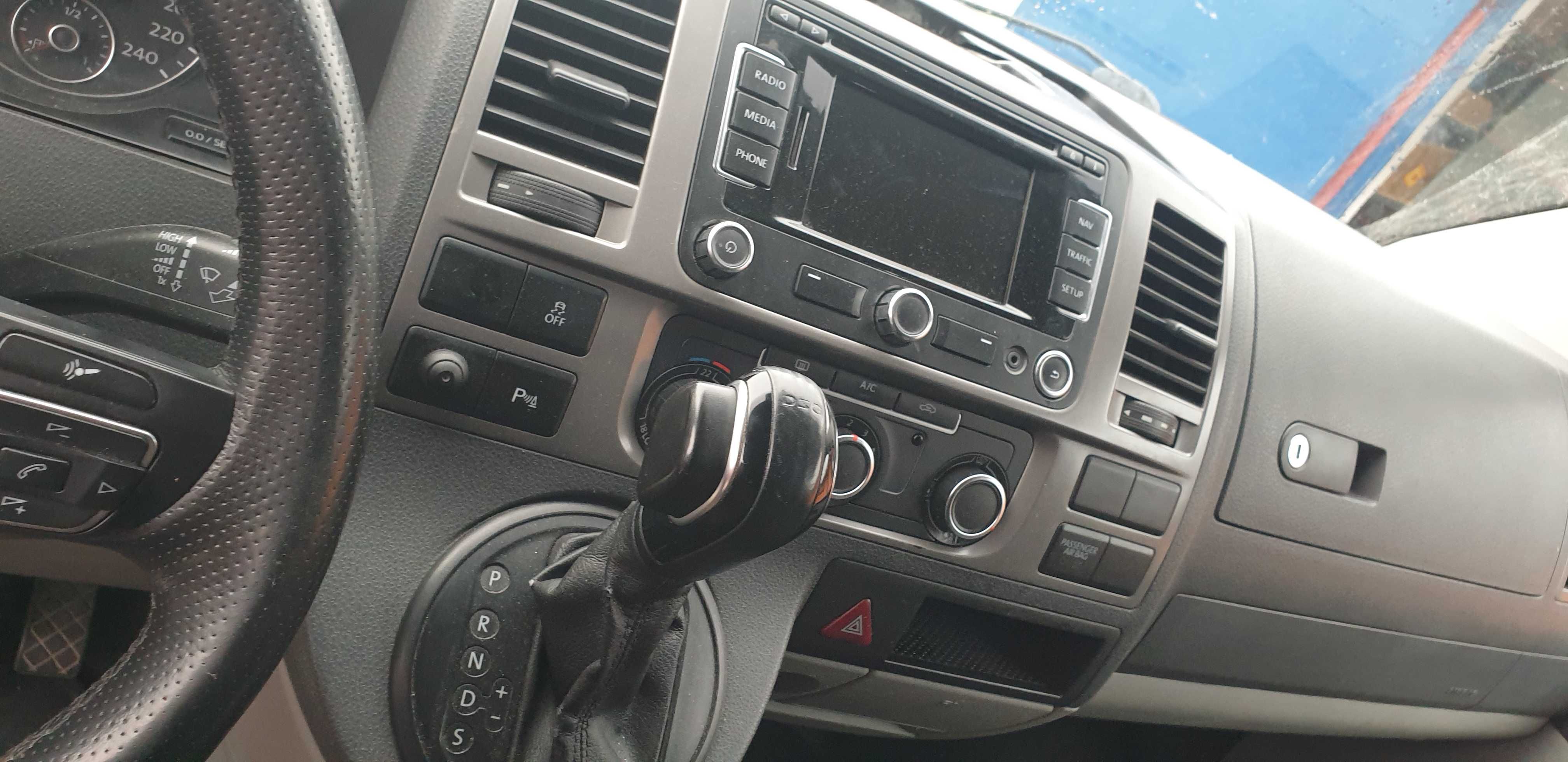 VW T5 Transporter 5 osobowy AUTOMAT super wygląd