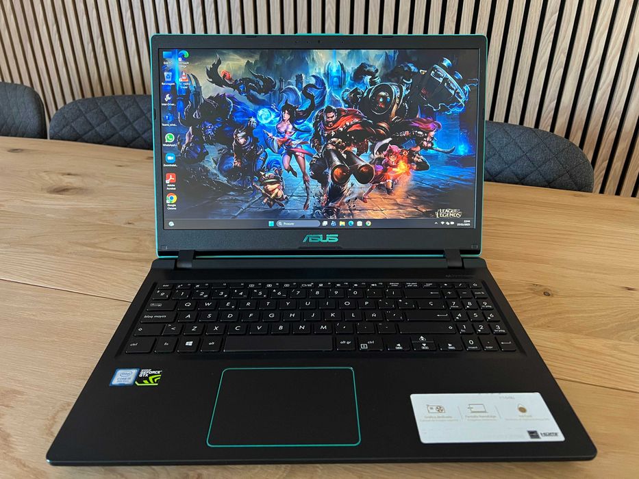 Portátil Asus X560U Core i5 8th, 16Gb Ram, disco SSD M.2, Windows 11