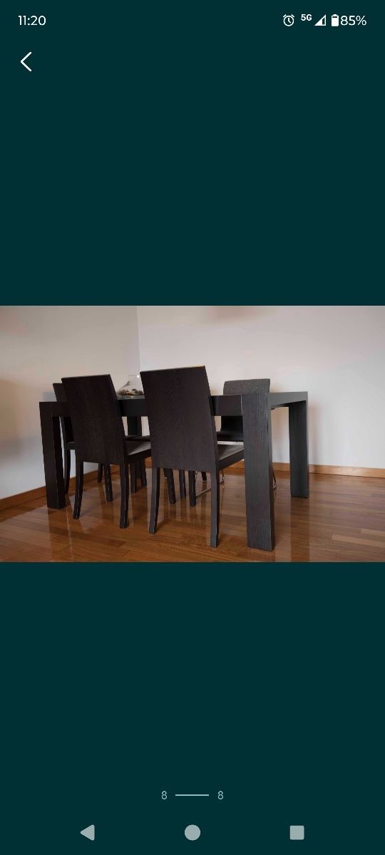Mesa de madeira de carvalho e cadeiras