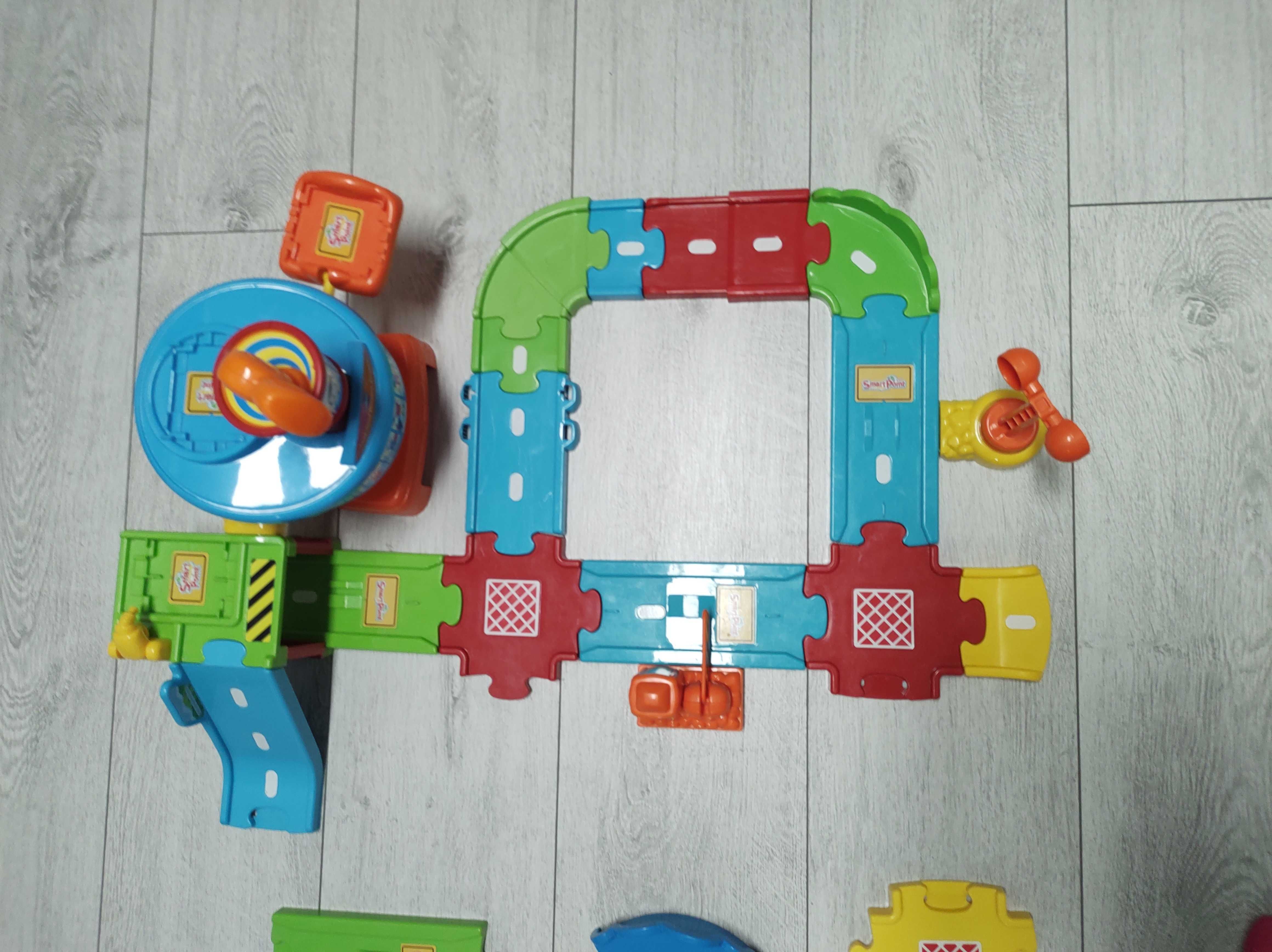 Lotnisko Vtech + dodatkowe elementy do tworzenia ulic + motor