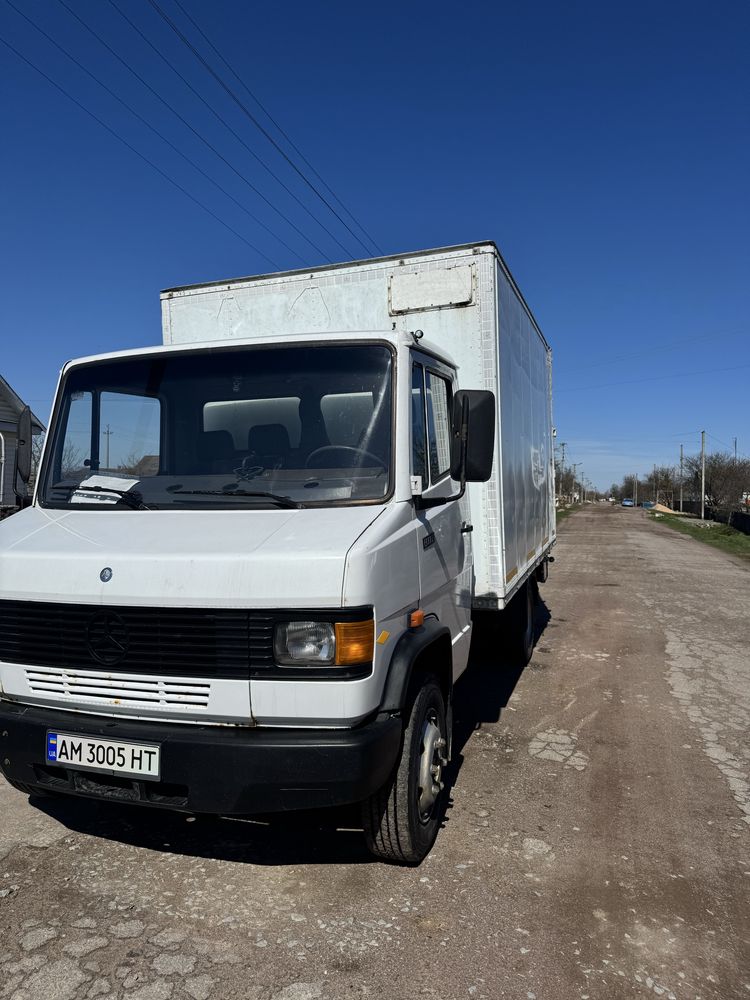 Mersedes-Benz 811