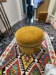 Sofá -Puff amarelo