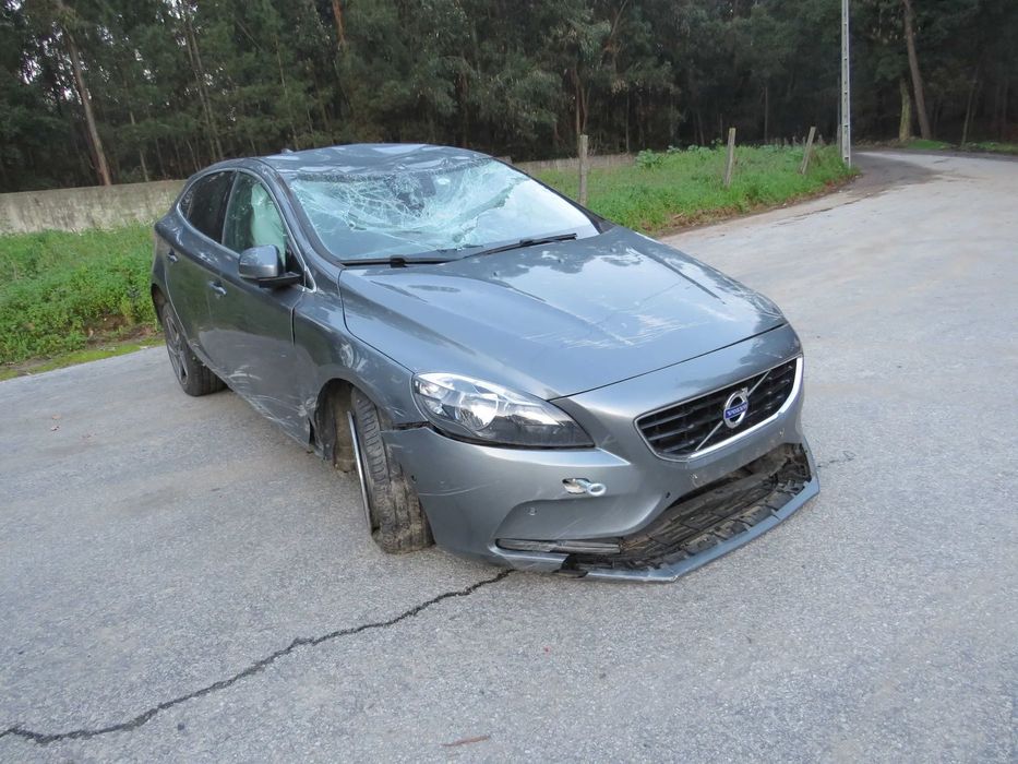 Volvo V40 1.6 D2 (114cv) de 2020 - Peças Usadas (8123)
