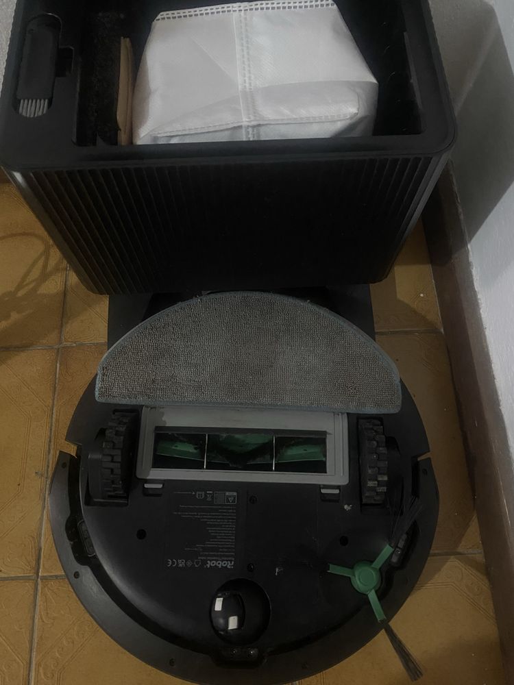 Robot Aspira\lava