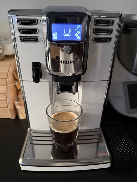 Ekspres Philips EP5331 LatteGO Biały
