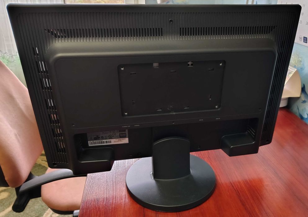 Монитор 24" Samsung 2494LW