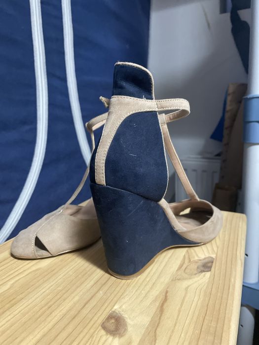 Piękne koturny Stradivarius 41