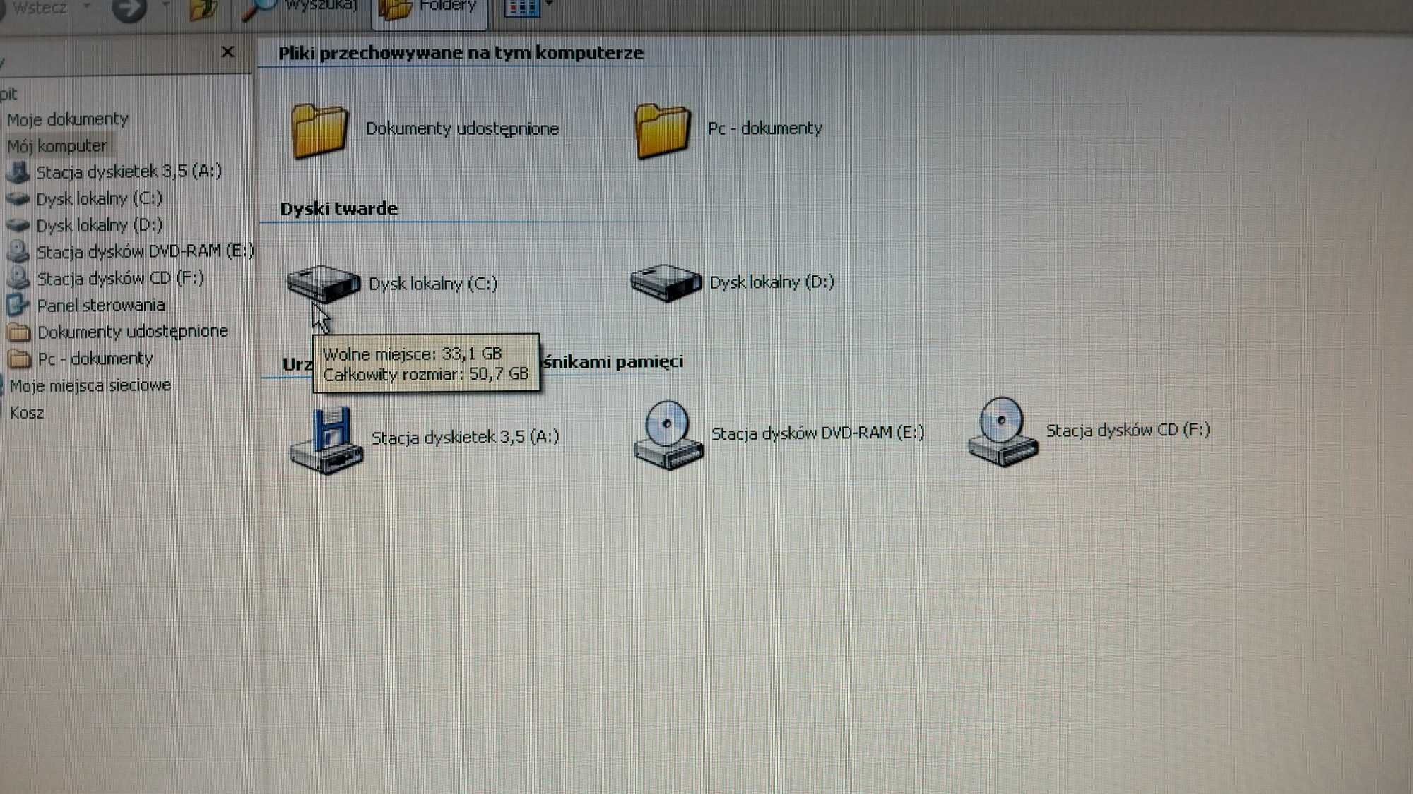 Komputer stacjonarny z monitorem, klawiatura, mysz komplet.