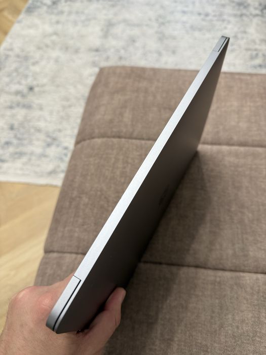 MacBook Pro 2017 13 i5 2.3/ 8GB /128 GB / 88% АКБ
