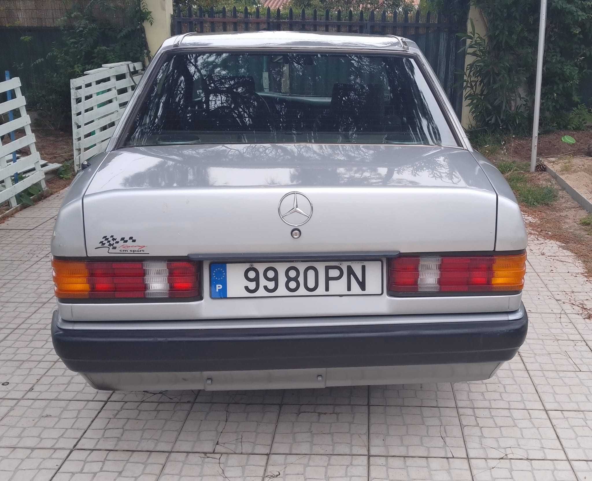 Mercedes 190D bem estimado