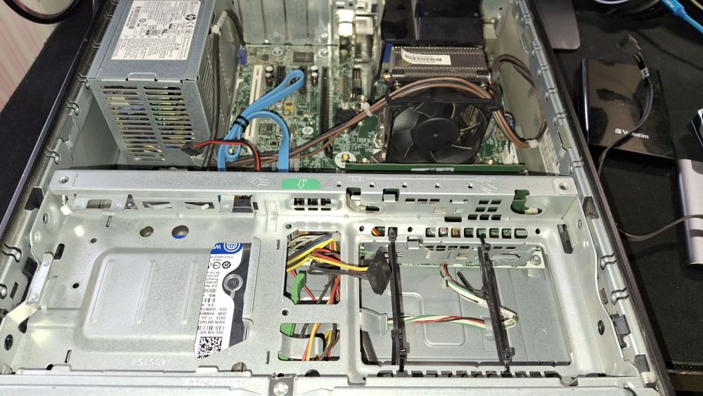 Komputer biurowy HP Elitedesk G1 800SFF