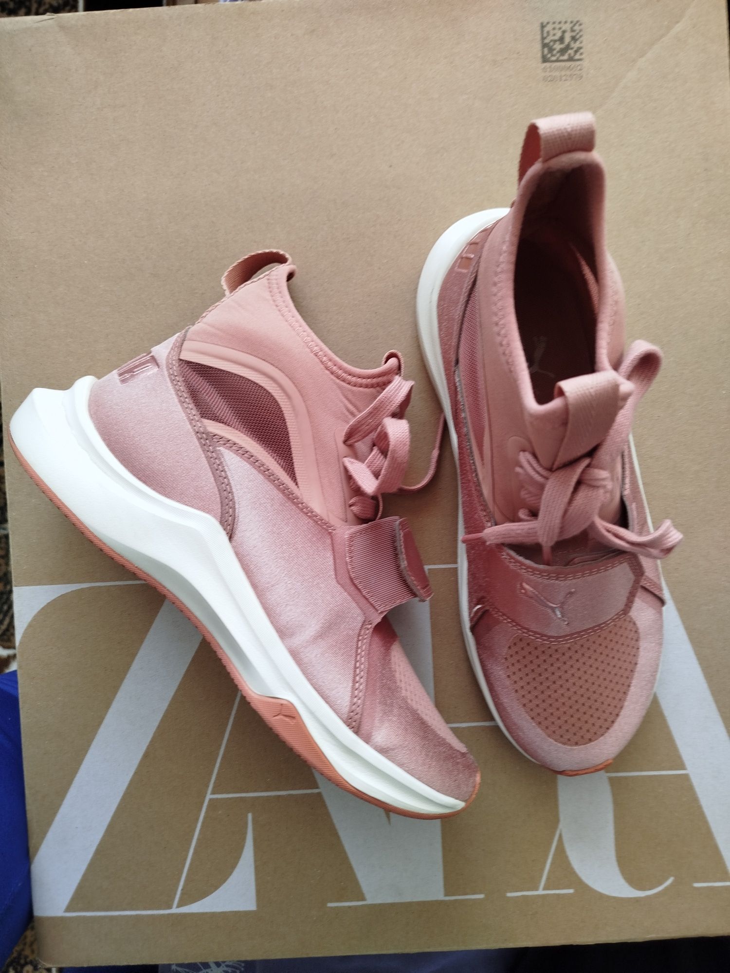 Puma Коричневі жіночі кросівки Phenom Cameo