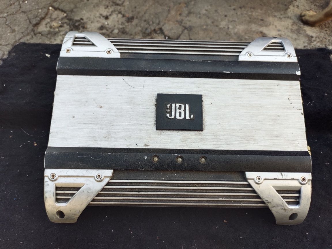 Саб с усилителем JBL