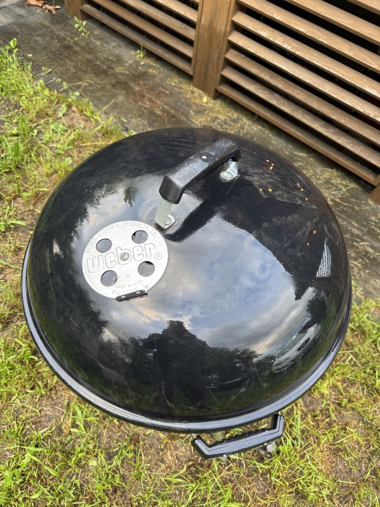 Duży grill węglowy WEBER USA