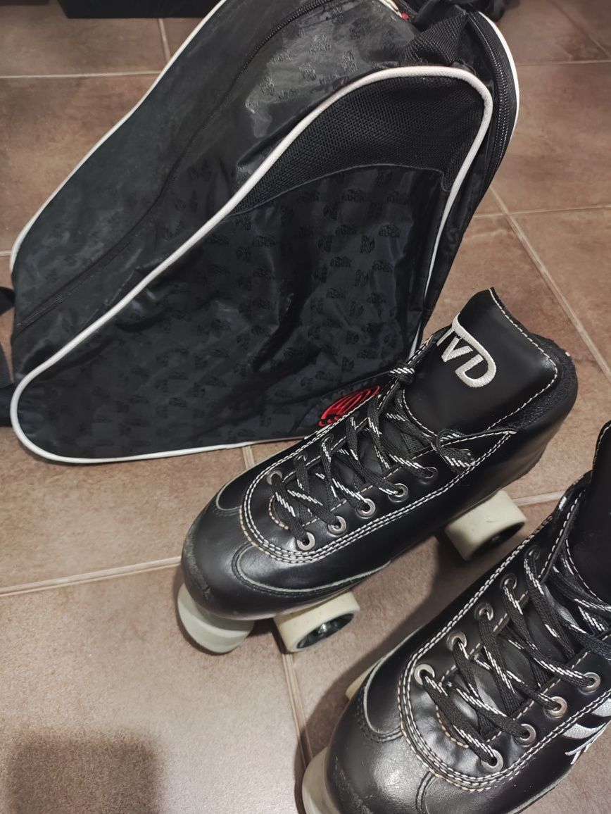 Patins TVD com pouco uso- número 42
