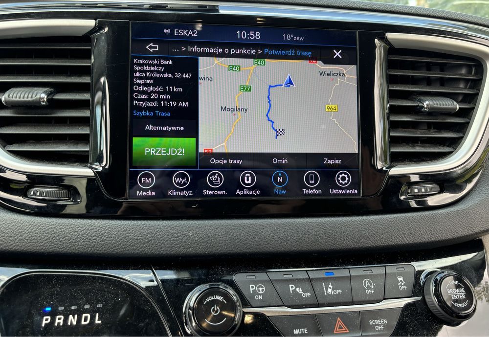 Chrysler Pacifica radio USA polski mapy lektor kodowanie lampy klucze