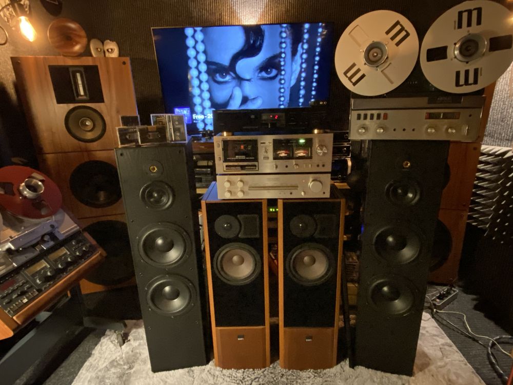 Wieża stereo z najlepszych, parowanych ze sobą brzmieniowo segmentów