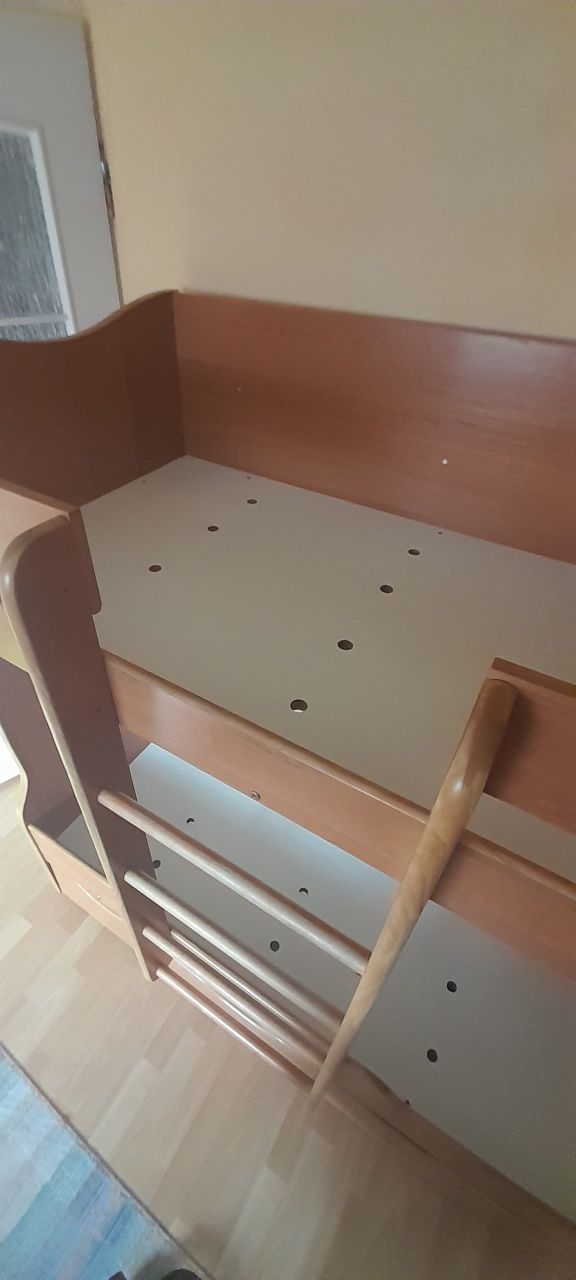 Łóżko piętrowe z szufladami