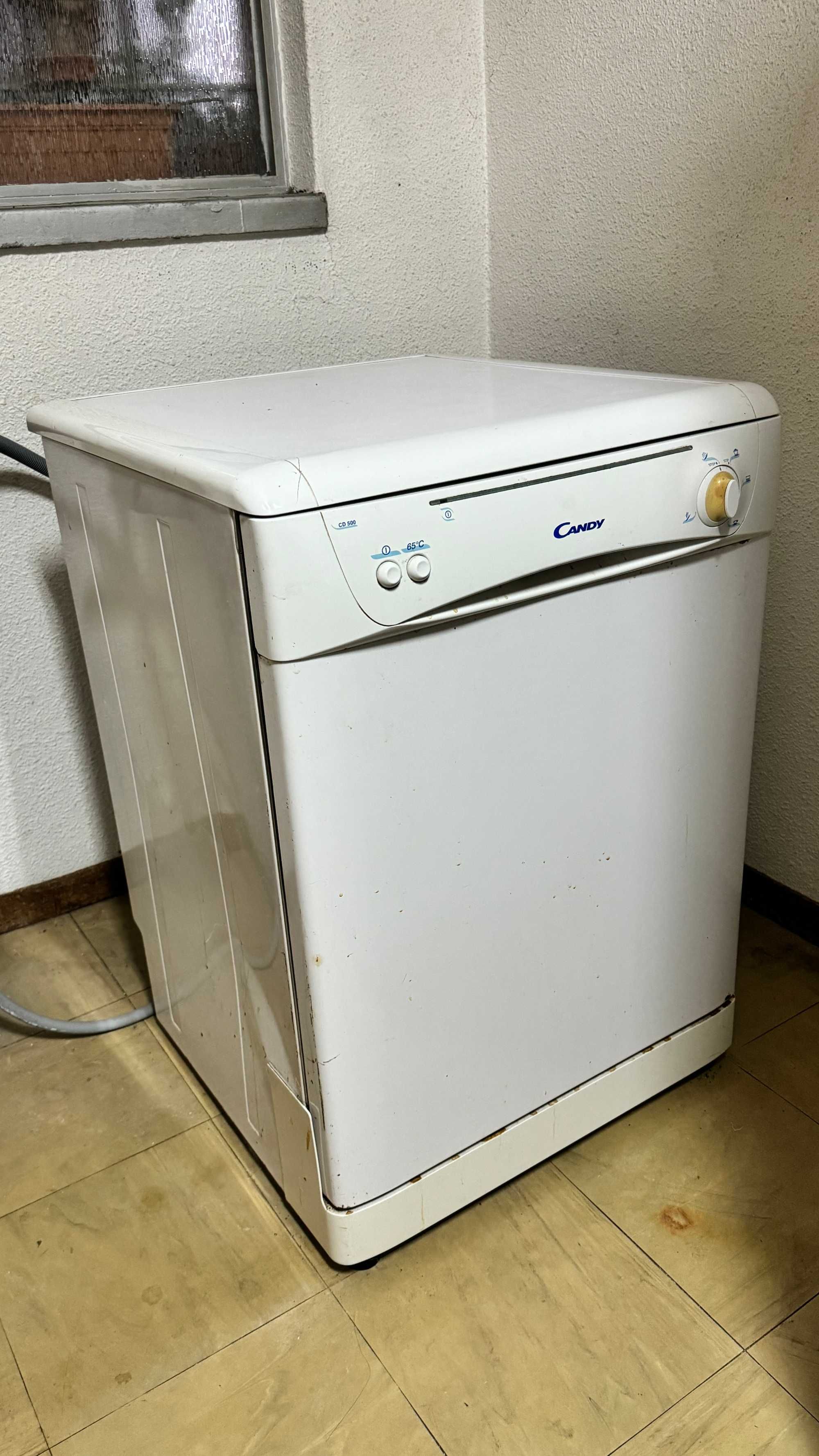 Máquina de lavar a loiça Candy CD 500