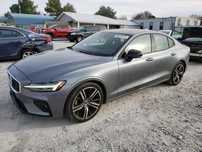 Volvo S60 Volvo S60 ! 2.0l Benzyna ! Lekka szkoda ! Import USA !