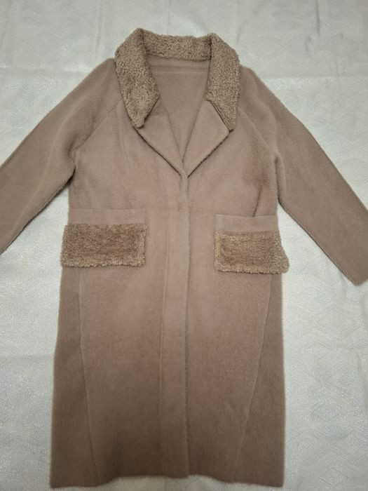 Пальто из альпаки с каракулем