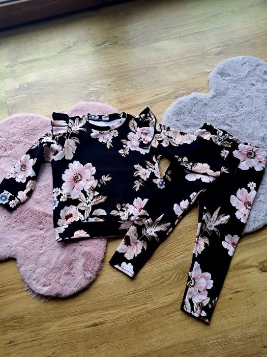 Bluza + spodnie czarne w różowe kwiaty rozmiar 4Y