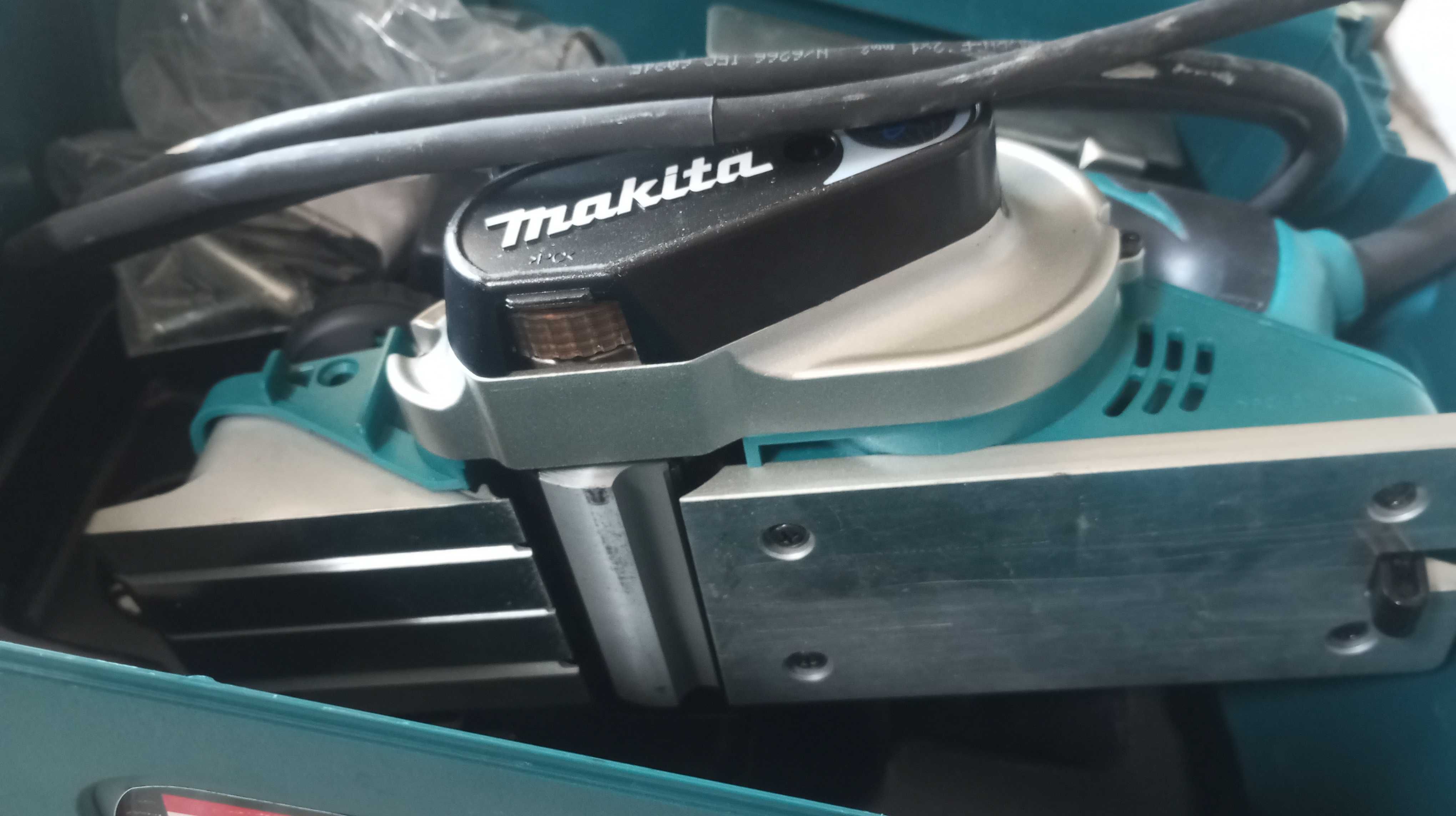 Plaina Makita Nova