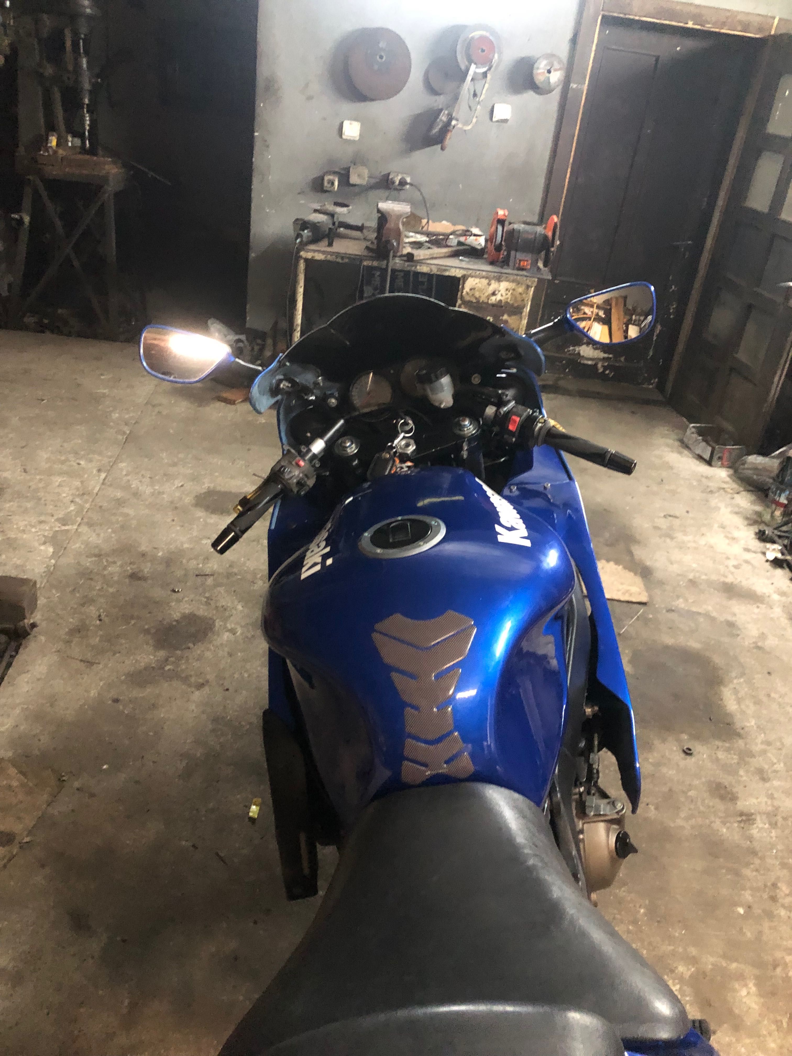 Продам мотоцикл Kawasaki ninja zx 9r у відмінному стані