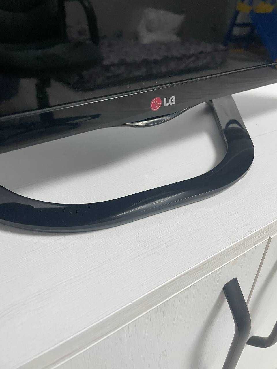 АКЦІЯ! Телевізор LG 32LN570V 32" Full HD Smart TV — Wi-Fi, HDMI, USB