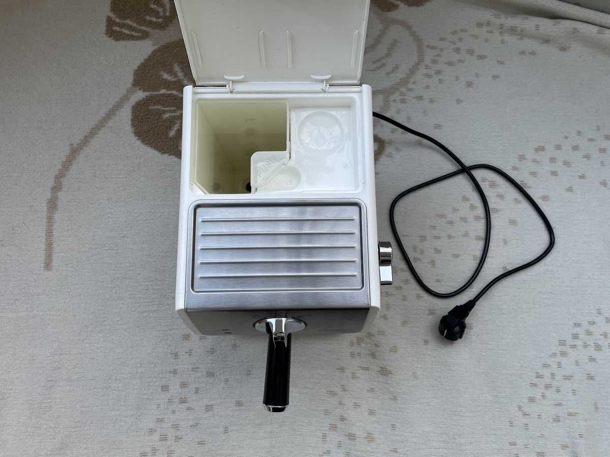 Ekspres do kawy DeLonghi ECP33.21.W