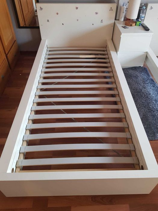 Cama de solteiro, Malm do Ikea + estrado + colchão