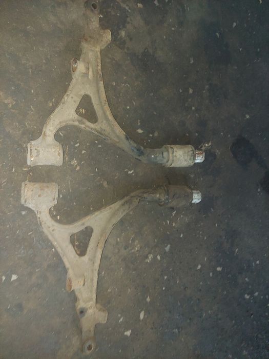 Передні нижні важелі Mercedes ml w163