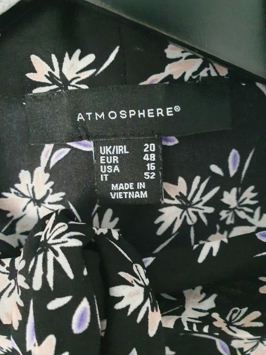 Elegancka bluzka z wiązaniem pod szyją r.48