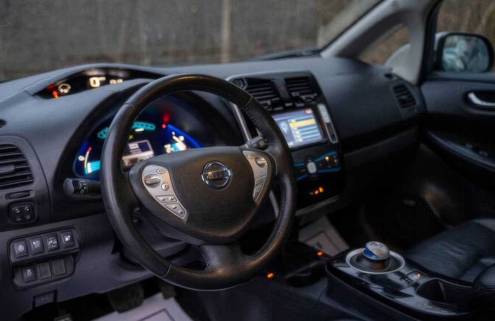 2015 Nissan LEAF SL