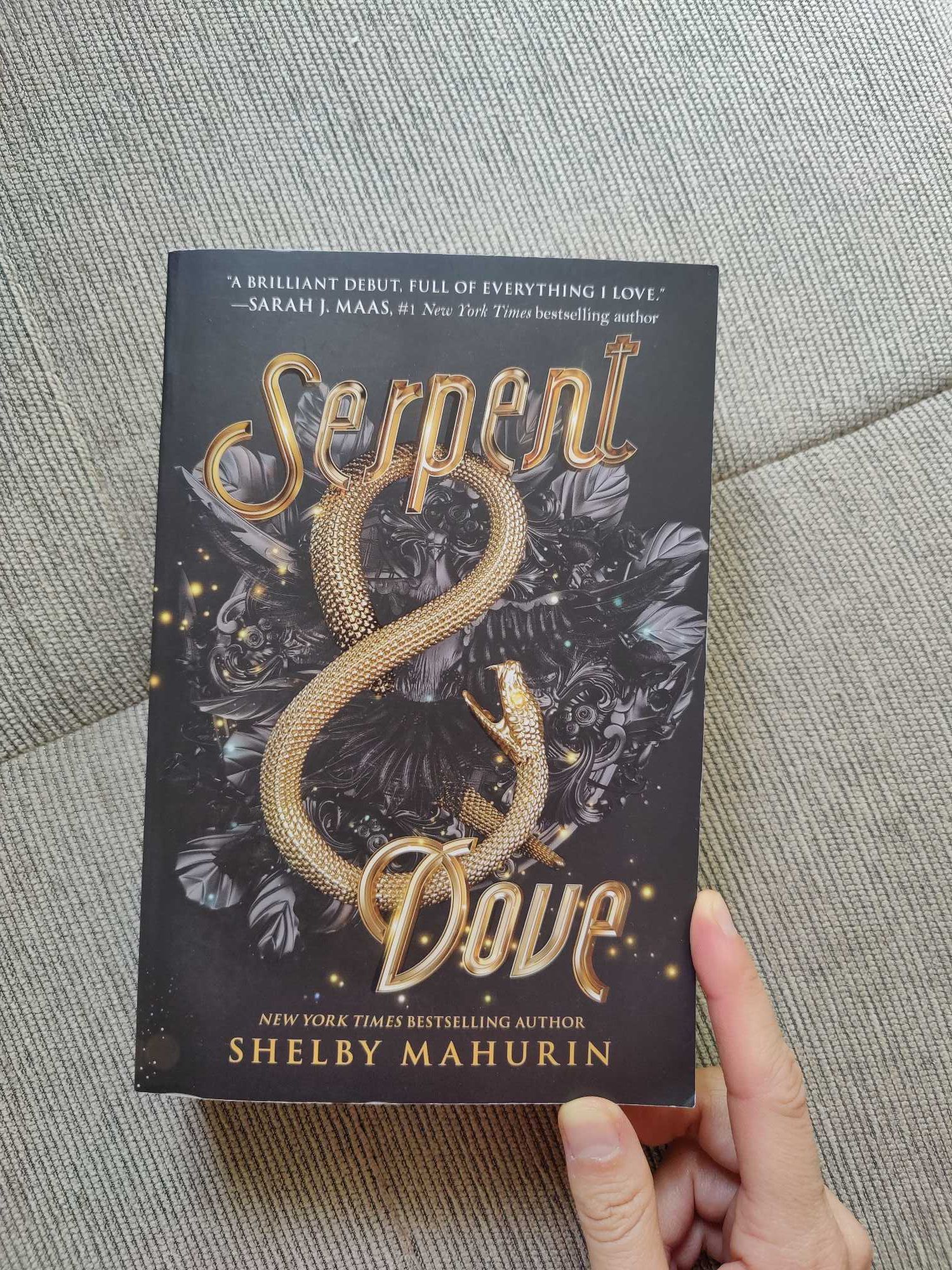 Livro fantasia Serpent and Dove 1 e 2, Shelby Mahurin